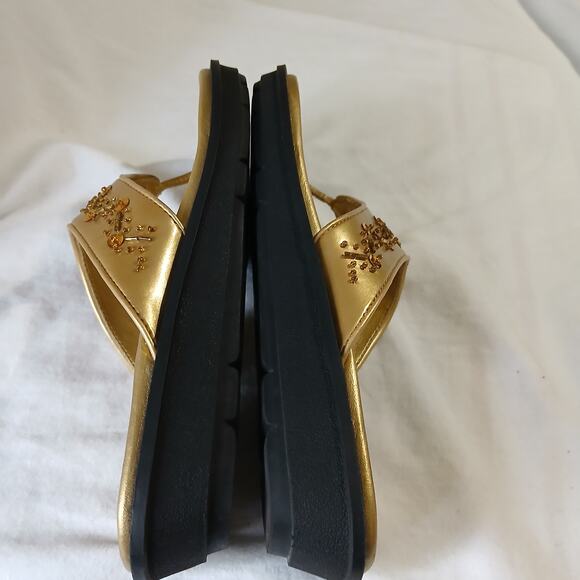 Wear Ever Bare Traps Bongo size 8M gold thong sandals bead and sequin accents - Picture 4 of 16
